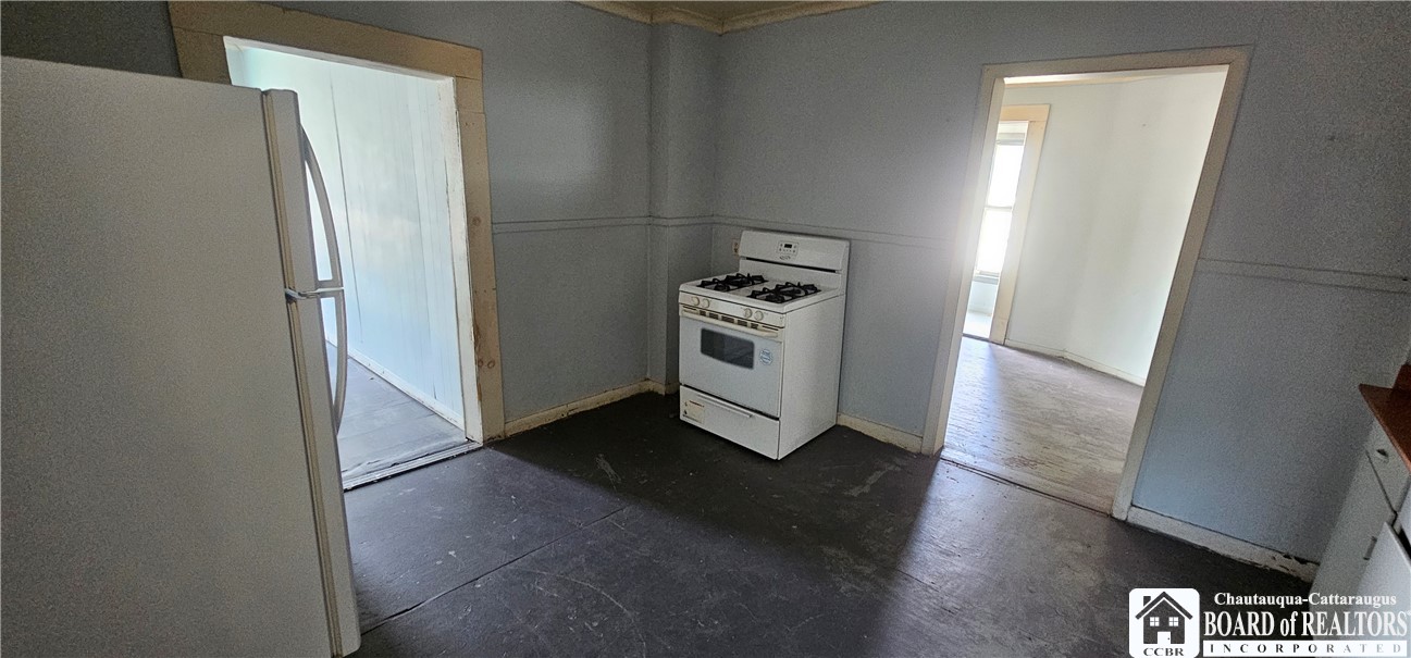 114 Water Street Jamestown, NY 14701 - Photo 19 of 27 Upper front apt