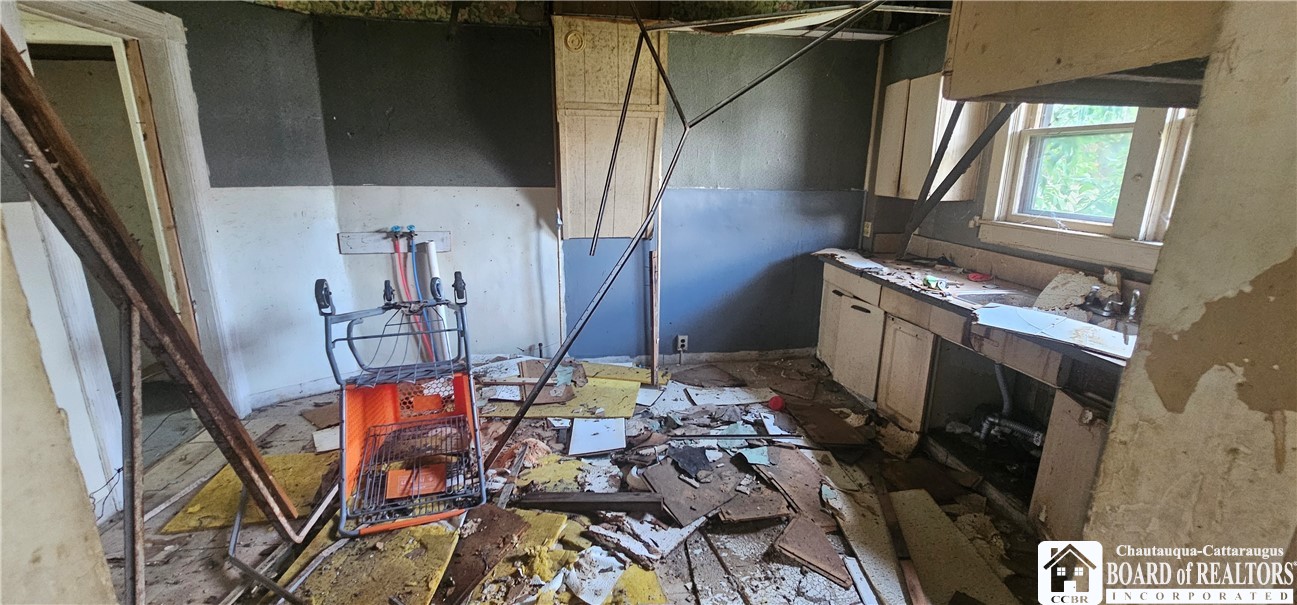 114 Water Street Jamestown, NY 14701 - Photo 7 of 27 Lower front apt