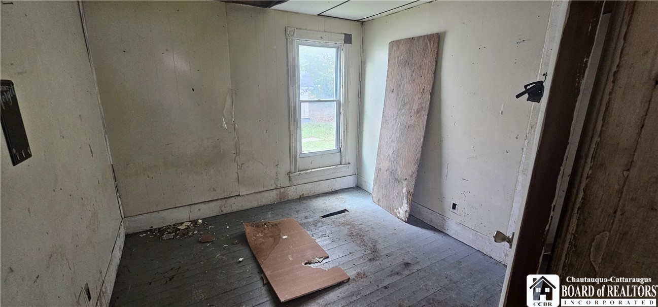 114 Water Street Jamestown, NY 14701 - Photo 8 of 27 Lower front apt