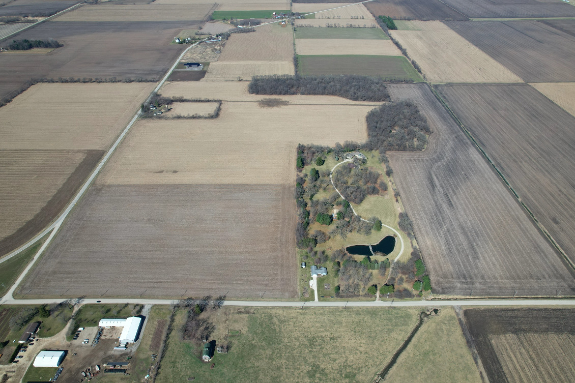 23200 Streit Road Harvard, IL 60033 - Photo 4 of 45 a view of roof