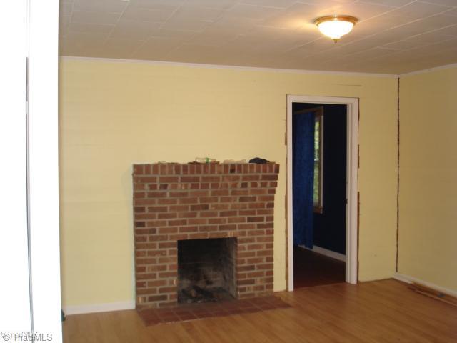 1133 Hauser Road Pinnacle, NC 27043 - Photo 2 of 13 Living Room.