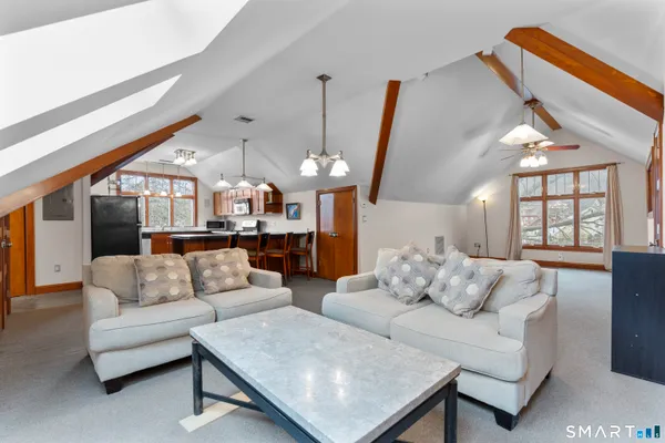 $2,000 | 105 Howe Avenue, Shelton, CT 06484