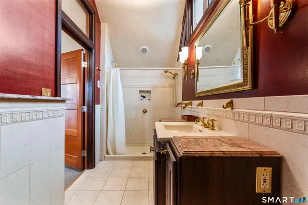 $2,000 | 105 Howe Avenue, Shelton, CT 06484