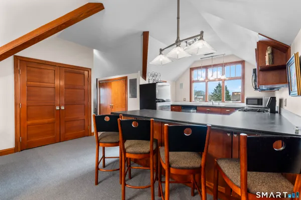 $2,000 | 105 Howe Avenue, Shelton, CT 06484