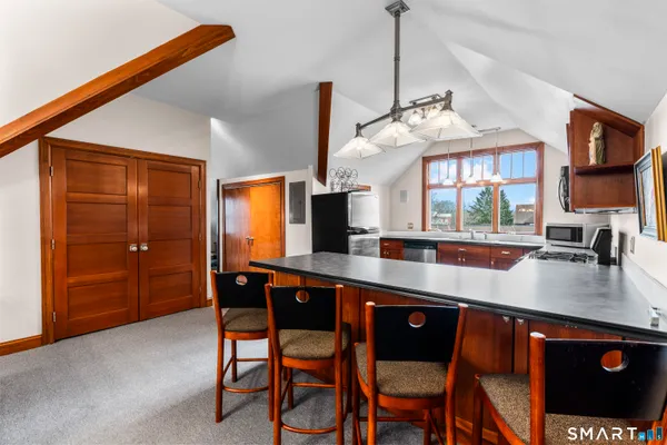 $2,000 | 105 Howe Avenue, Shelton, CT 06484