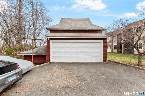 $2,000 | 105 Howe Avenue, Shelton, CT 06484