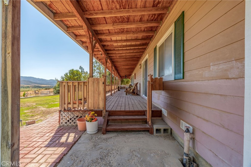 1087 Lockwood Valley Road Maricopa, CA 93252 - Photo 30 of 74 a view of porch with seating space