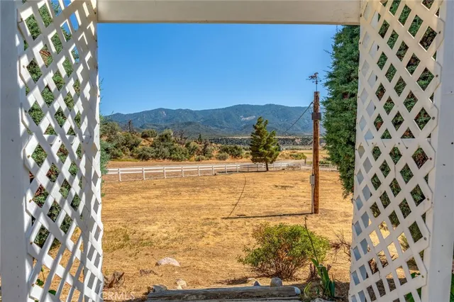 $949,000 | 1087 Lockwood Valley Road, Maricopa, CA 93252