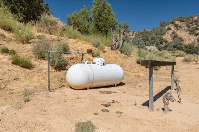 $949,000 | 1087 Lockwood Valley Road, Maricopa, CA 93252