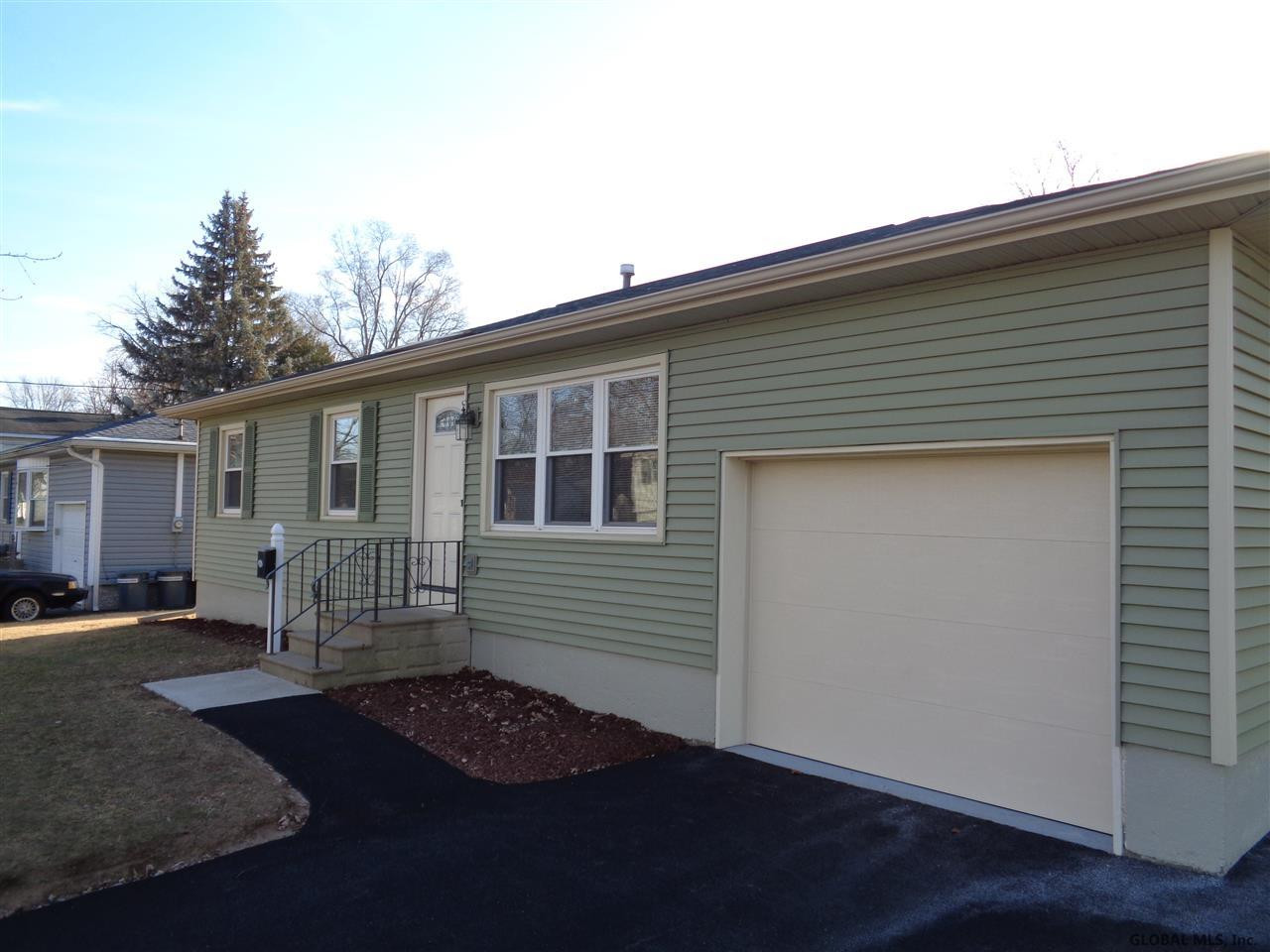 26 Crestone Road Albany, NY 12205 - Photo 2 of 15 Photo 2