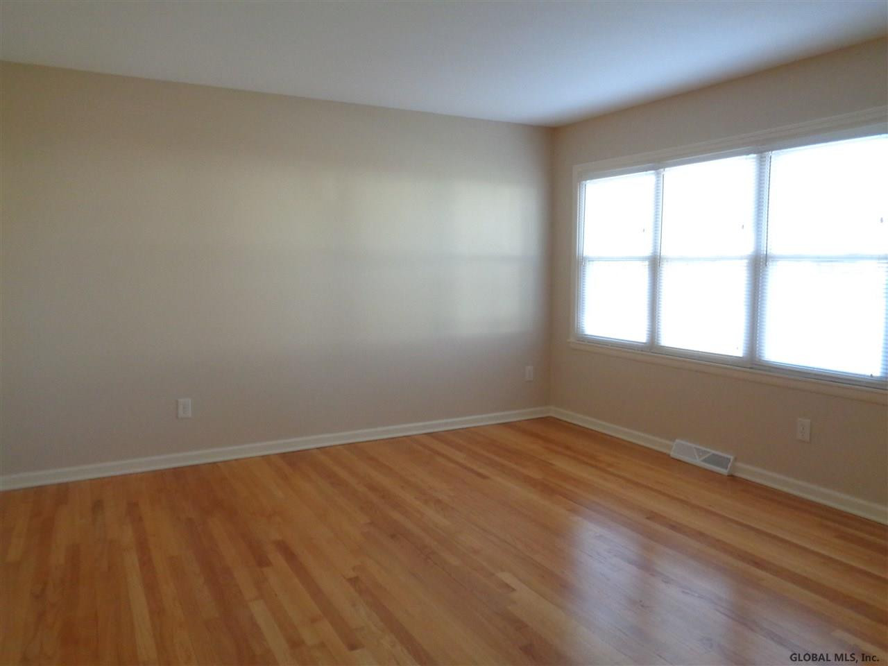 26 Crestone Road Albany, NY 12205 - Photo 4 of 15 Photo 4