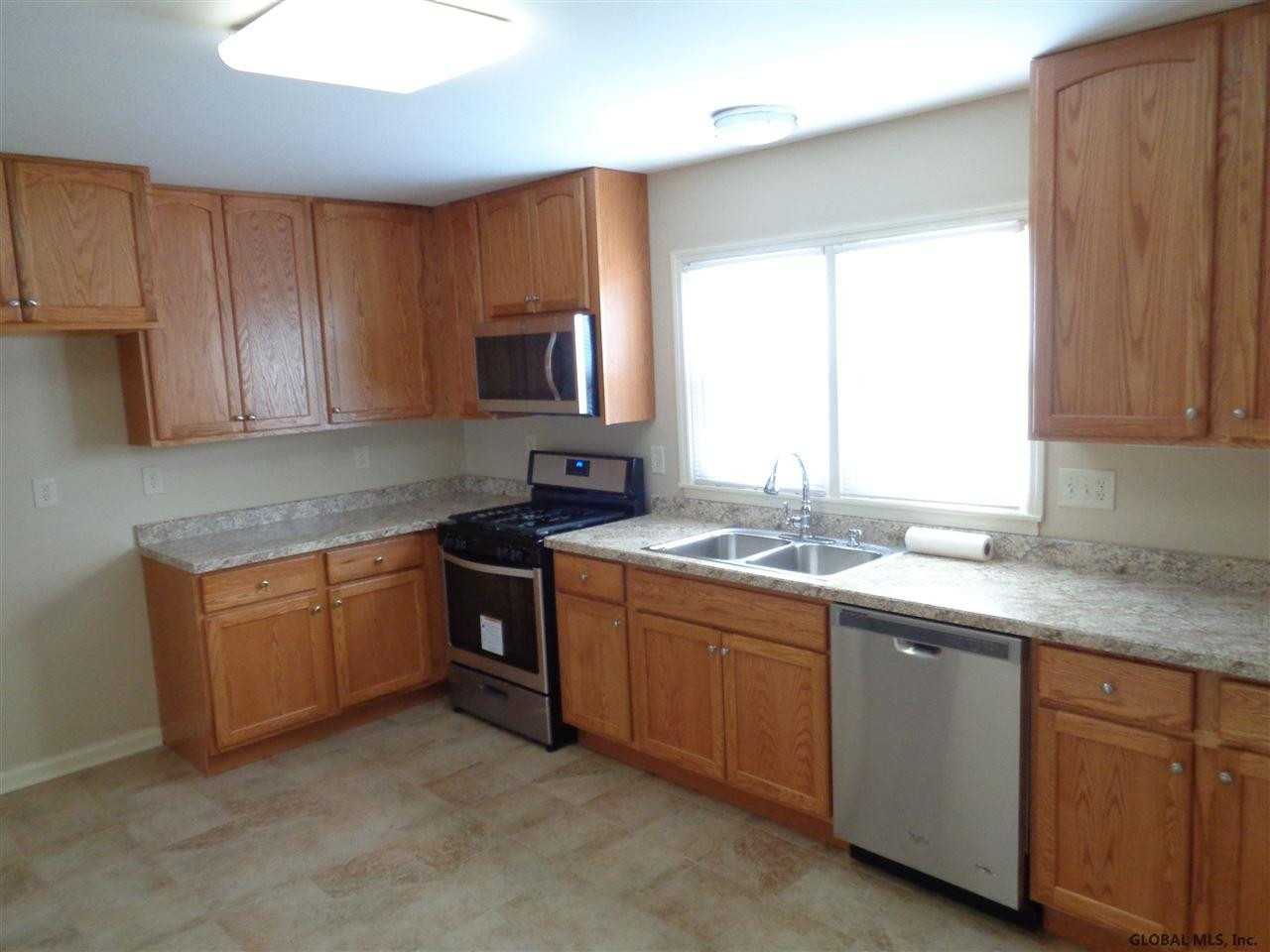 26 Crestone Road Albany, NY 12205 - Photo 5 of 15 Photo 5