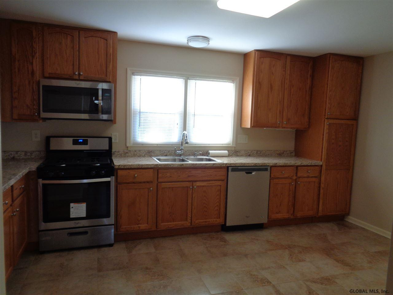26 Crestone Road Albany, NY 12205 - Photo 6 of 15 Photo 6