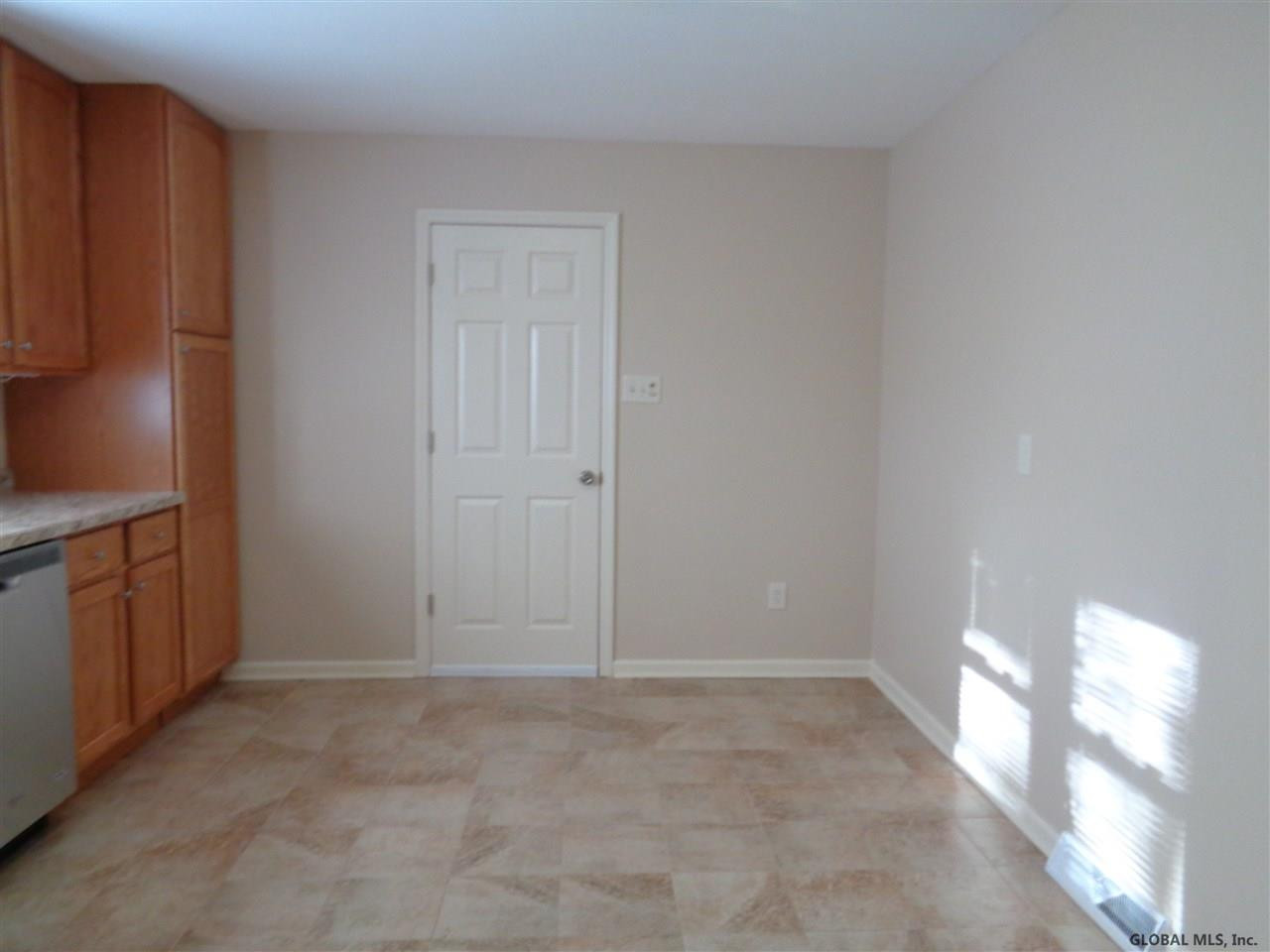 26 Crestone Road Albany, NY 12205 - Photo 7 of 15 Photo 7