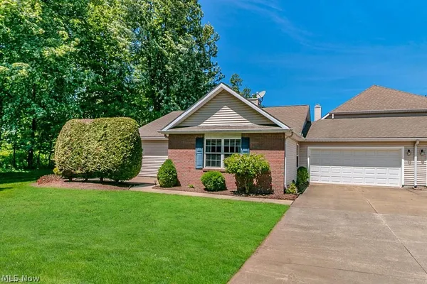 $289,900 | 7544 Monterey Bay Drive, Unit 5, Mentor-on-the-Lake, OH 44060