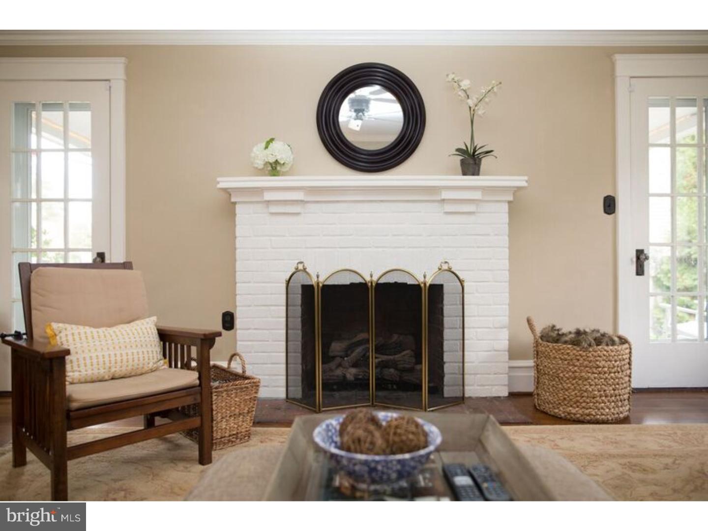 407 Old Lancaster Road Berwyn, PA 19312 - Photo 4 of 25 Living Room