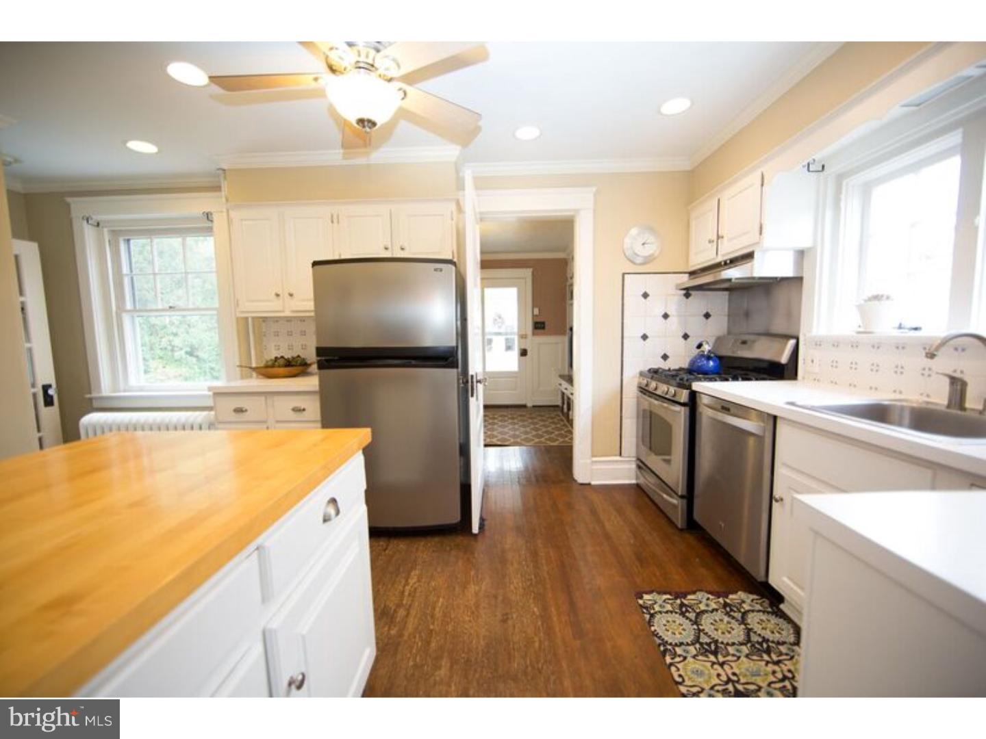 407 Old Lancaster Road Berwyn, PA 19312 - Photo 9 of 25 Kitchen