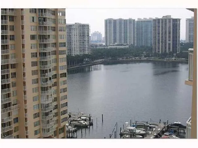 $3,000 | 18031 Biscayne Boulevard, Unit 10043, Aventura, FL 33160