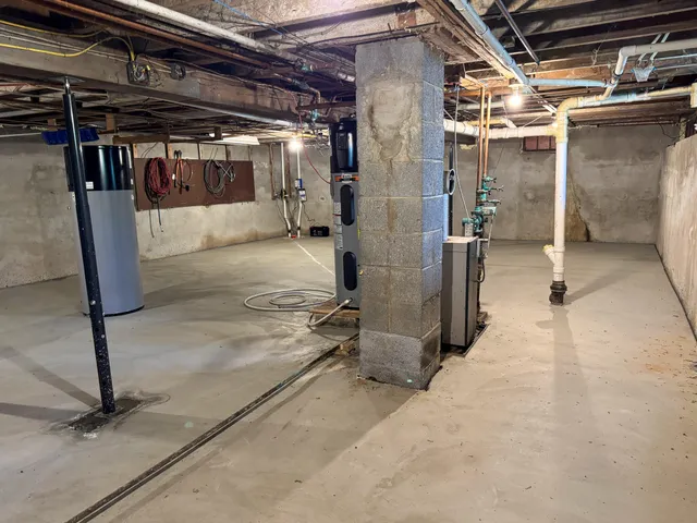 $220,000 | 26 Hale Street, Lincoln, ME 04457