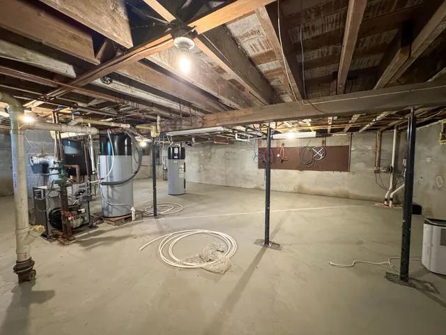 $220,000 | 26 Hale Street, Lincoln, ME 04457