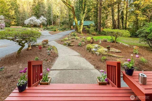 $1,400,000 | 7517 Moon Valley Road Southeast, North Bend, WA 98045