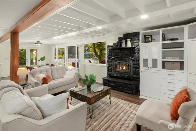 $1,400,000 | 7517 Moon Valley Road Southeast, North Bend, WA 98045