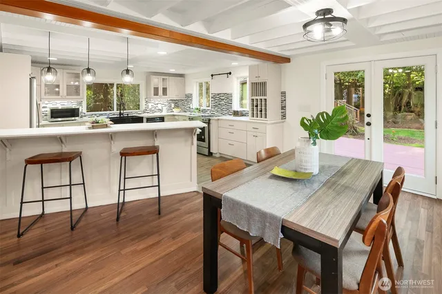 $1,400,000 | 7517 Moon Valley Road Southeast, North Bend, WA 98045