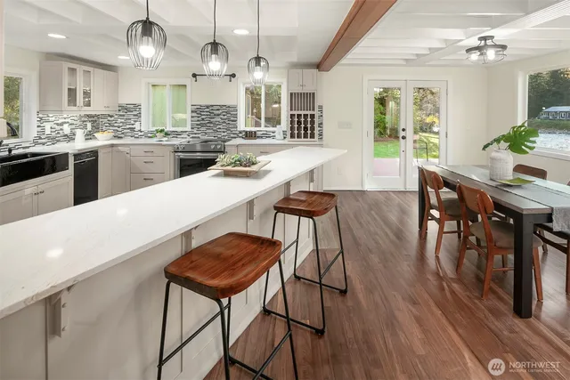 $1,400,000 | 7517 Moon Valley Road Southeast, North Bend, WA 98045