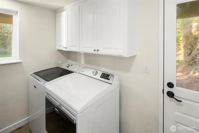 $1,400,000 | 7517 Moon Valley Road Southeast, North Bend, WA 98045