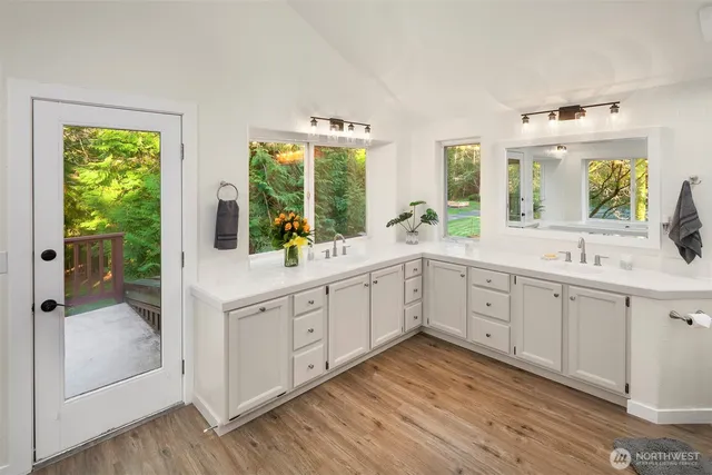 $1,400,000 | 7517 Moon Valley Road Southeast, North Bend, WA 98045