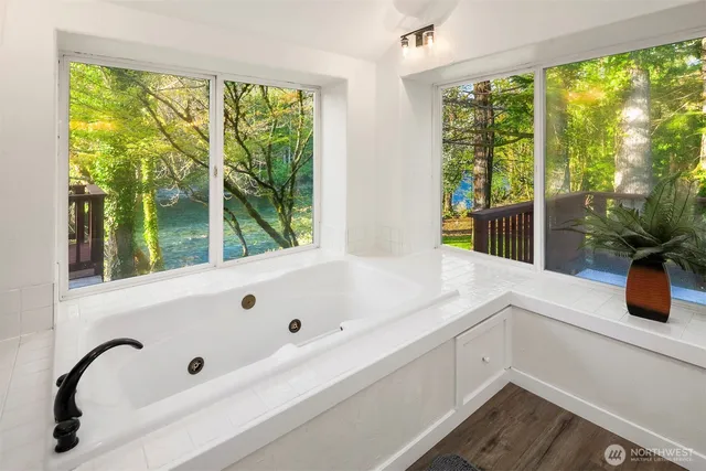 $1,400,000 | 7517 Moon Valley Road Southeast, North Bend, WA 98045