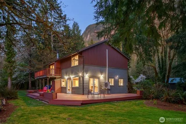 $1,400,000 | 7517 Moon Valley Road Southeast, North Bend, WA 98045