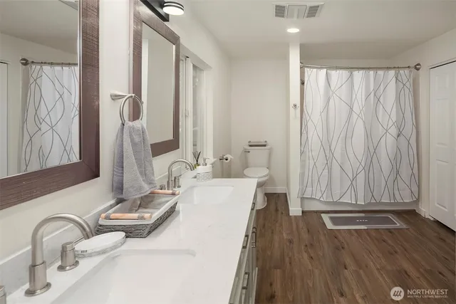 $1,400,000 | 7517 Moon Valley Road Southeast, North Bend, WA 98045