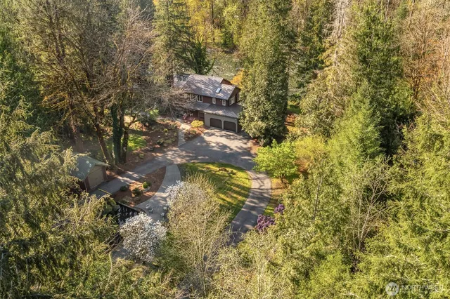$1,400,000 | 7517 Moon Valley Road Southeast, North Bend, WA 98045