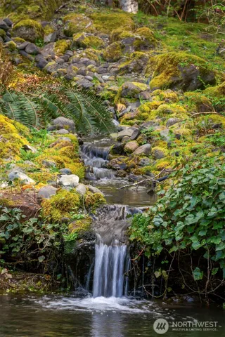 $1,400,000 | 7517 Moon Valley Road Southeast, North Bend, WA 98045