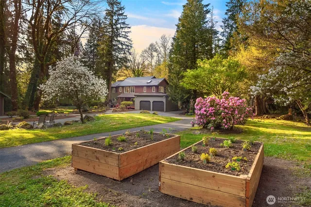 $1,400,000 | 7517 Moon Valley Road Southeast, North Bend, WA 98045