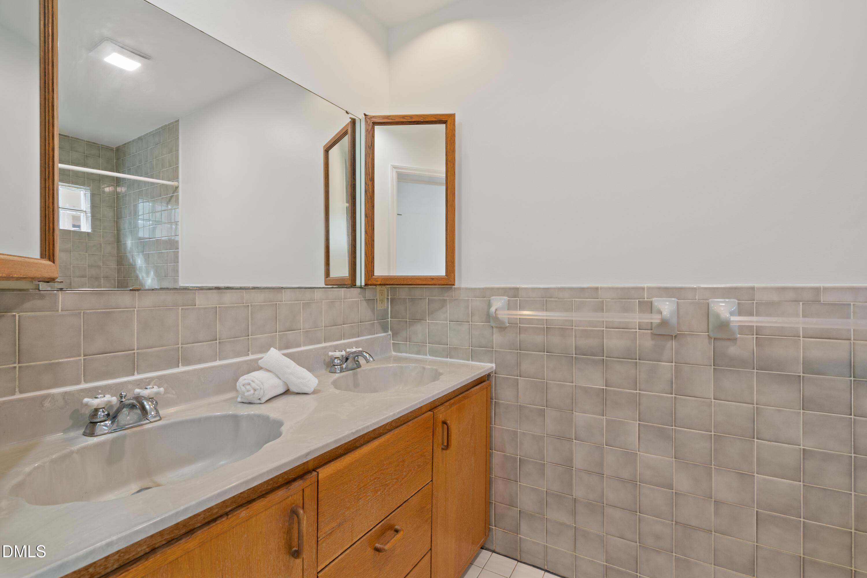 5112 Huntingwood Drive Raleigh, NC 27606 - Photo 33 of 47 Primary Bathroom