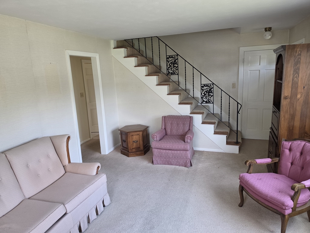 36 Ridgewood Road New Bedford, MA 02745 - Photo 3 of 25 Gallery Image 3