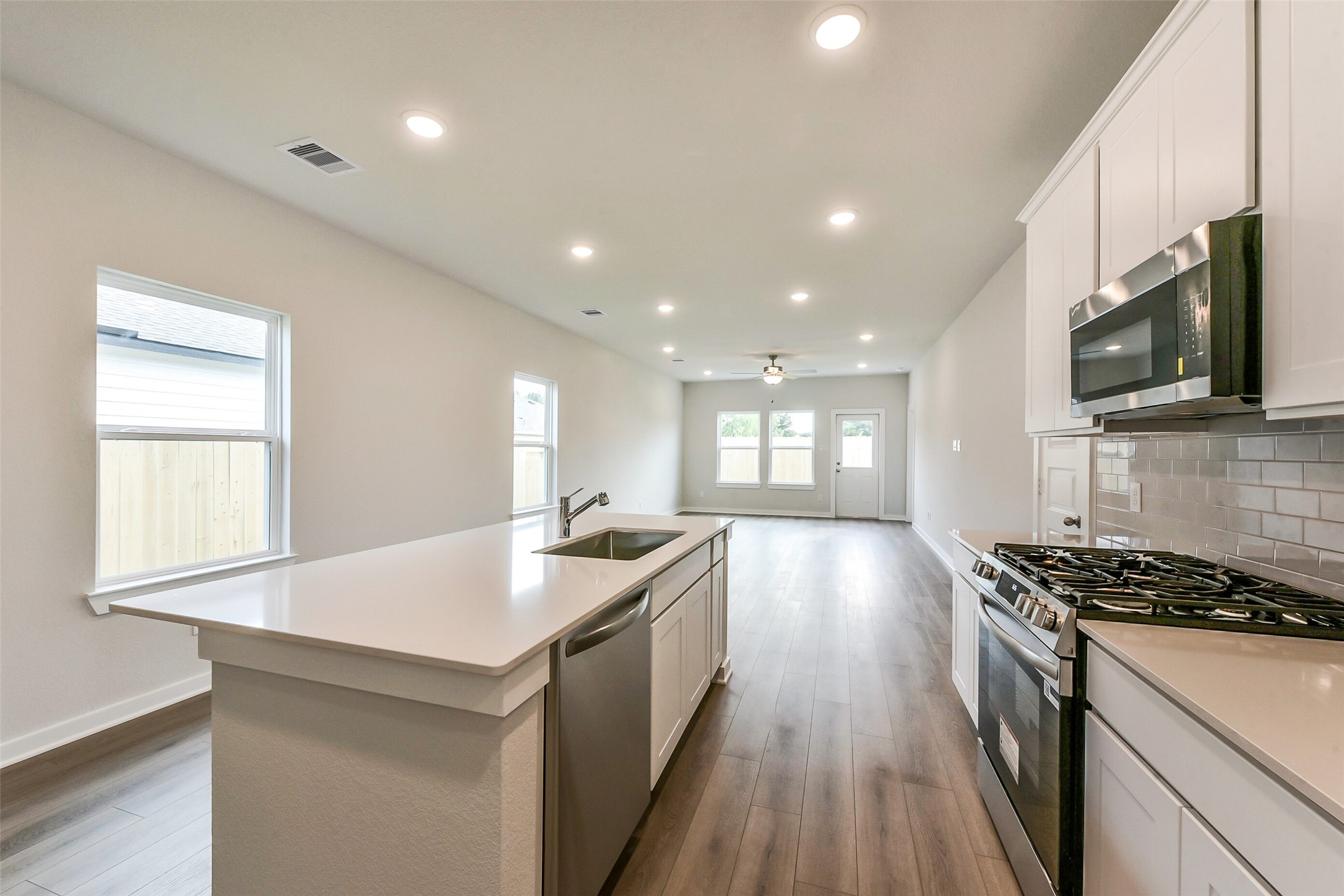 1990 Brookpointe Lane Dayton, TX 77535 - Photo 12 of 30