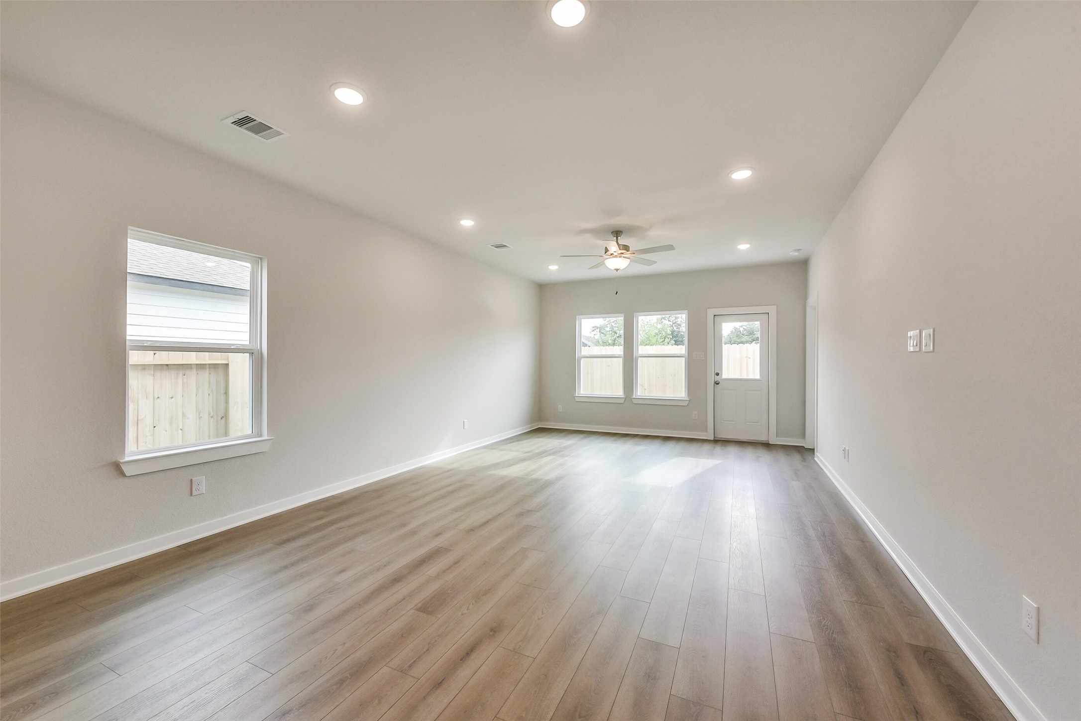 1990 Brookpointe Lane Dayton, TX 77535 - Photo 3 of 30