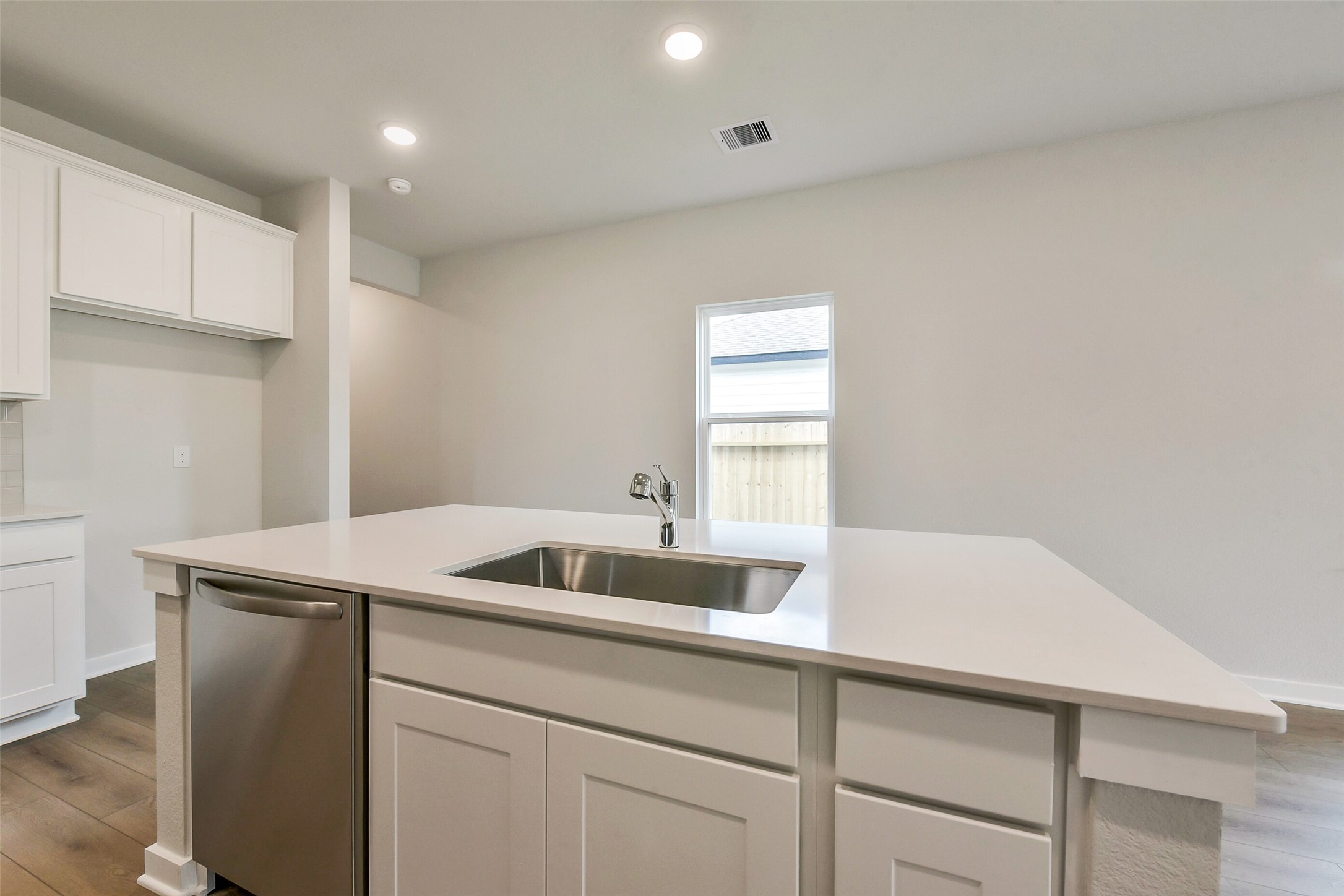 1990 Brookpointe Lane Dayton, TX 77535 - Photo 10 of 30