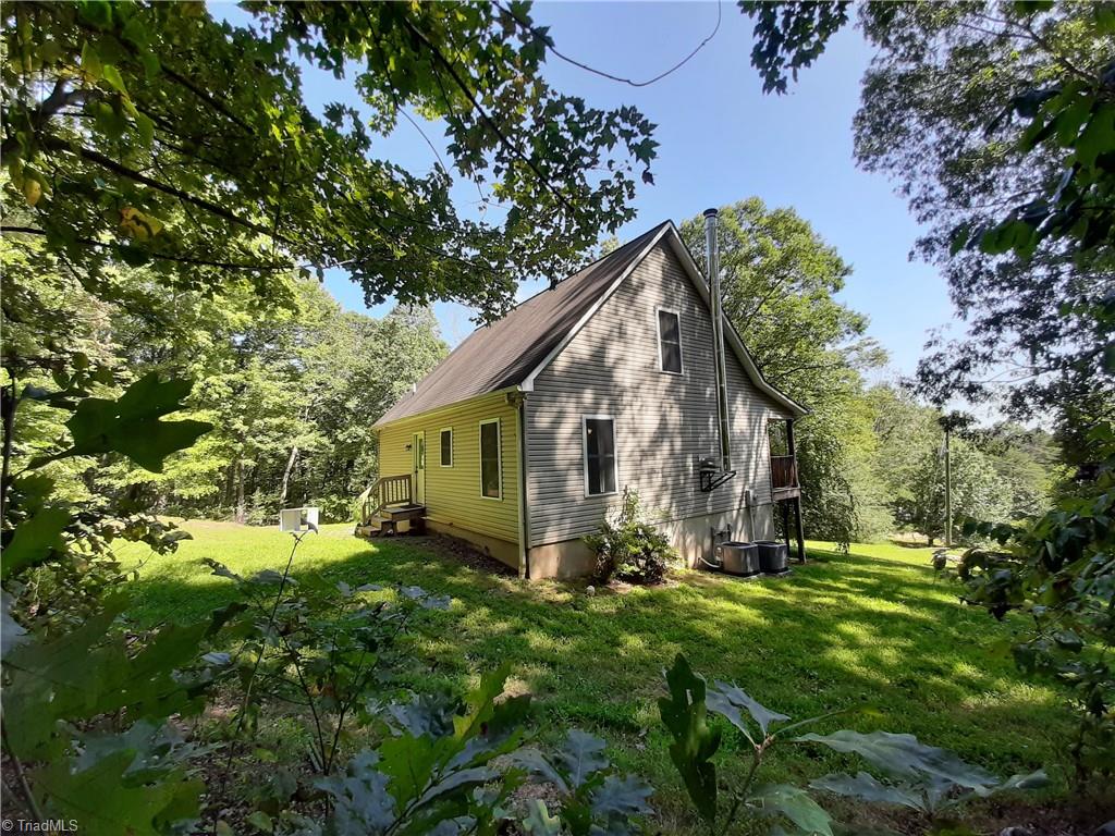 2441 Doe Run Road Ararat, VA 24053 - Photo 5 of 29 Gallery Image 5