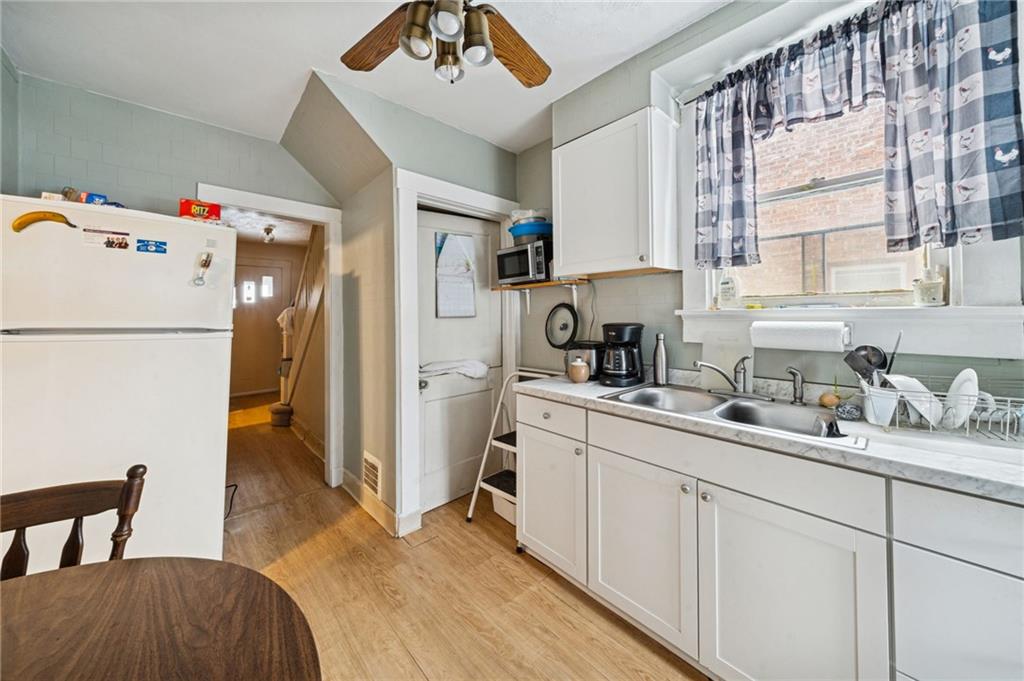 745 Anaheim Street Pittsburgh, PA 15219 - Photo 14 of 34