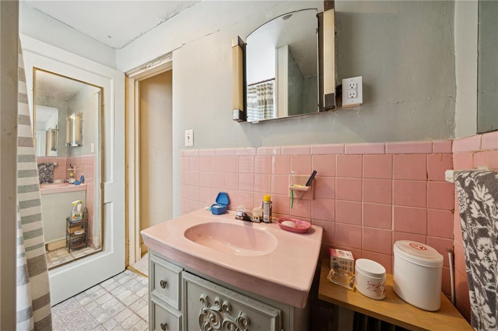 745 Anaheim Street Pittsburgh, PA 15219 - Photo 24 of 34