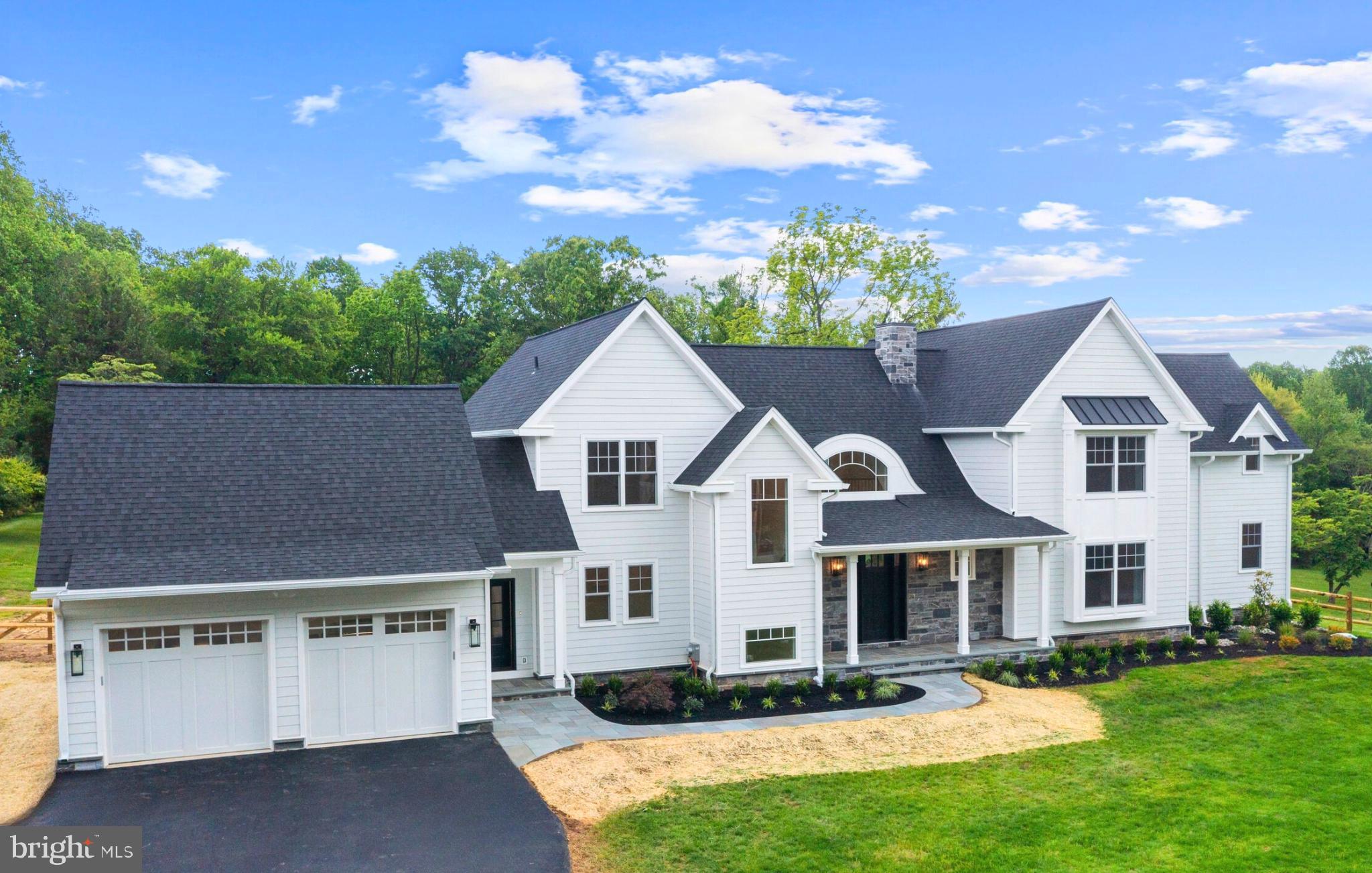 3718 Gradyville Rd - Front Angle