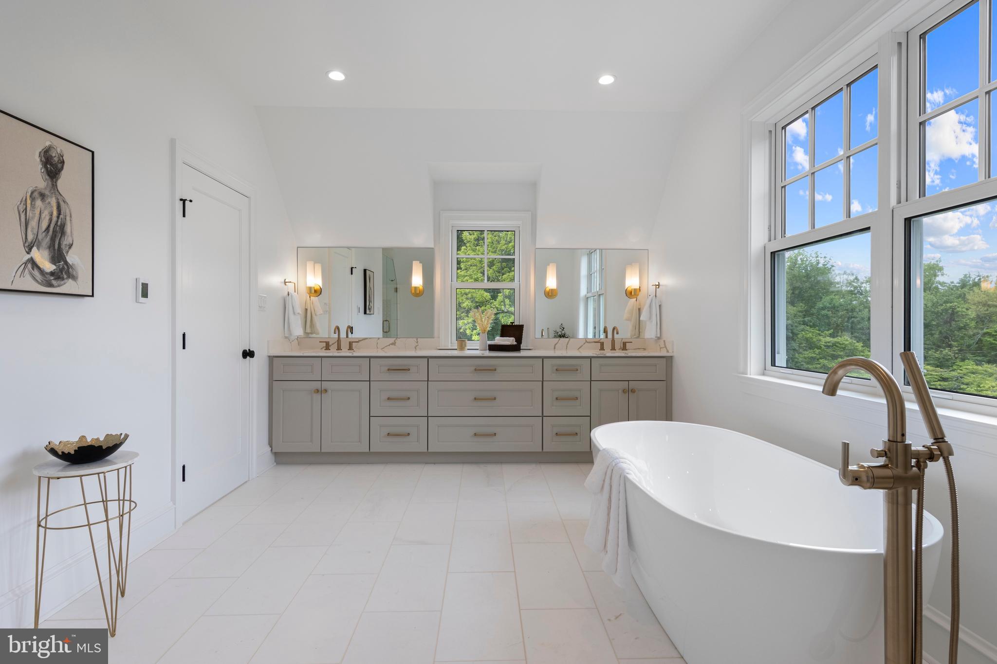3718 Gradyville Road Newtown Square, PA 19073 - Photo 63 of 95 Primary Suite Bathroom - Tub & Vanity