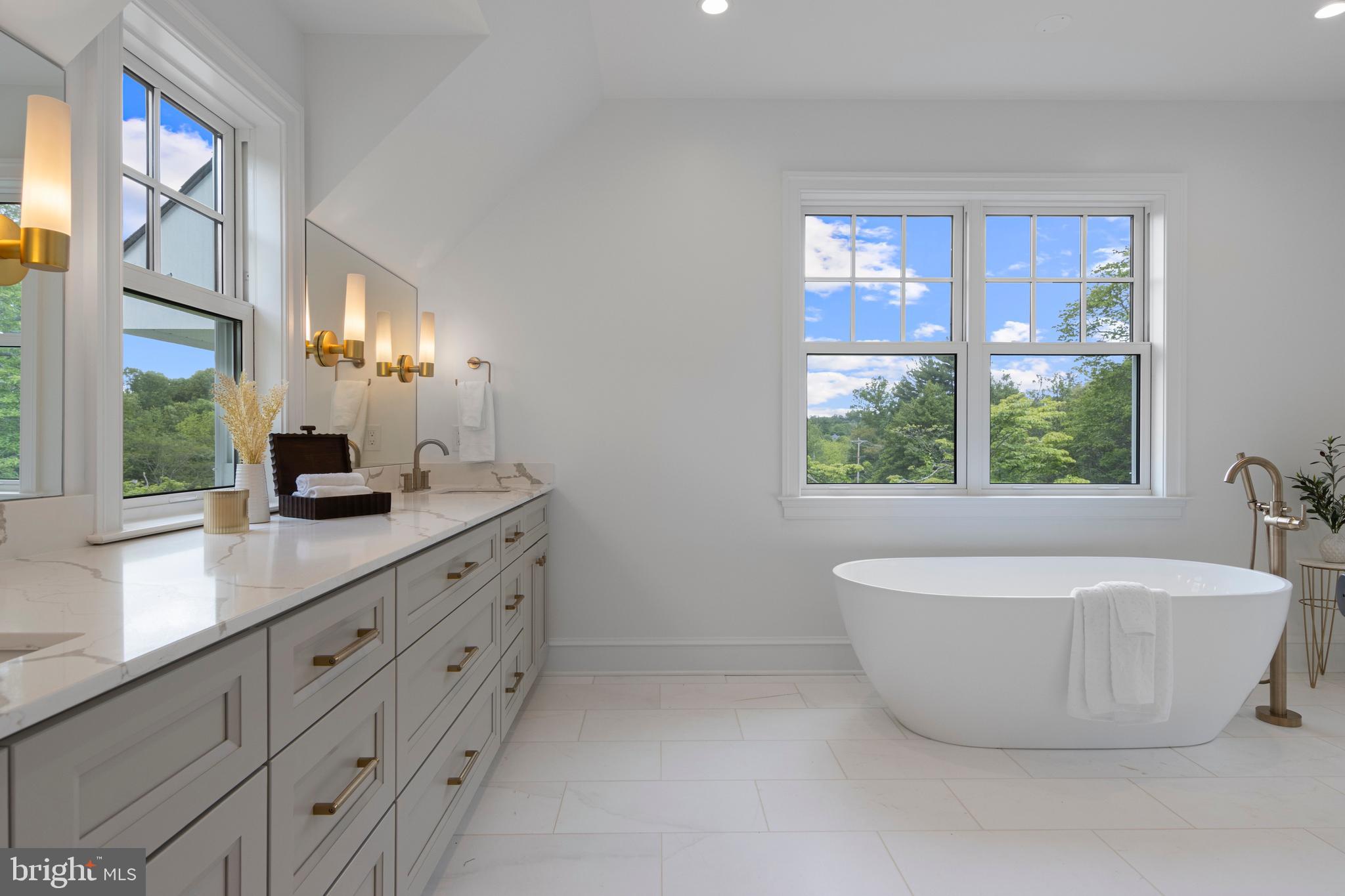 3718 Gradyville Road Newtown Square, PA 19073 - Photo 8 of 95 Primary Suite's Bath