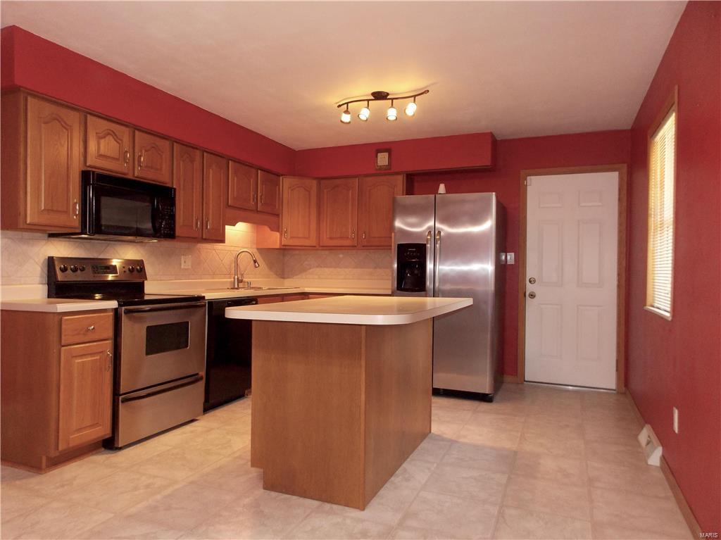 148 Gilmore Lake Road Columbia, IL 62236 - Photo 8 of 41 Gallery Image 8
