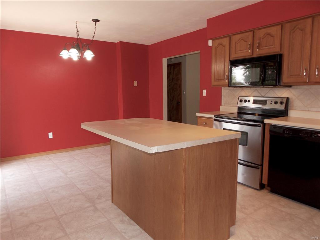 148 Gilmore Lake Road Columbia, IL 62236 - Photo 10 of 41 Gallery Image 10