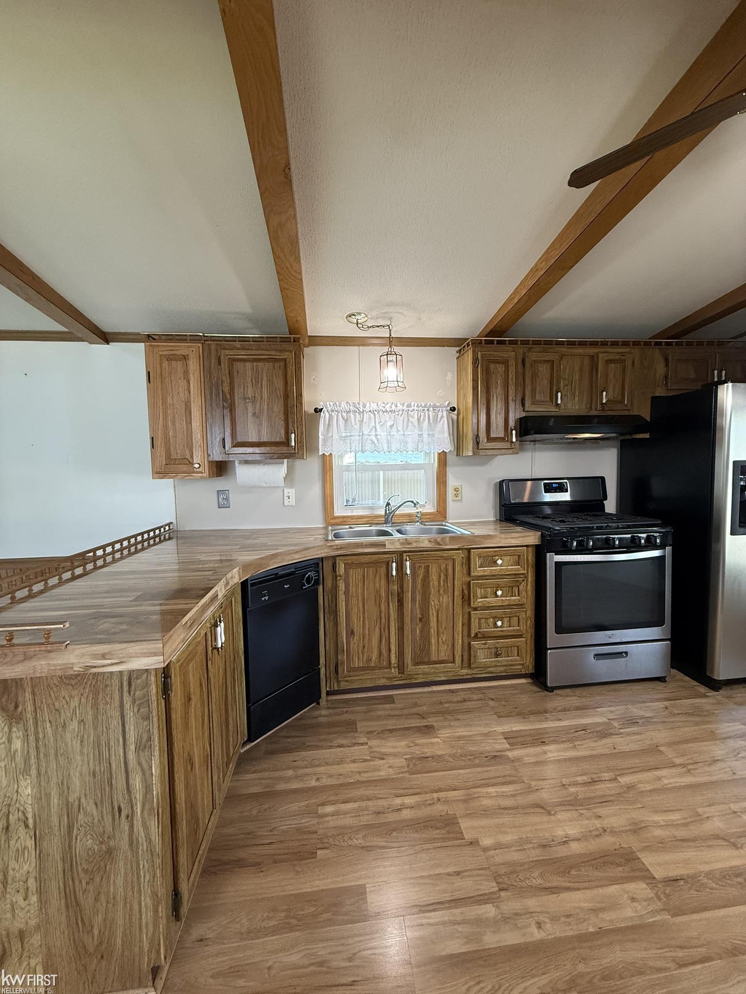 11 Peach Tree Drive Davison, MI 48423 - Photo 4 of 20 50213980-5a207def-1ea1-4f01-a0e8-cc0b835d4311.JPG